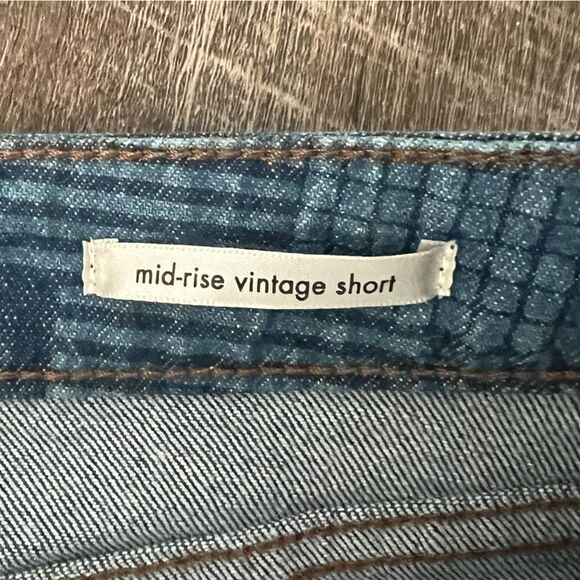 Wrangler Mid-Rise Vintage Short- Size 4 - Picture 8 of 8